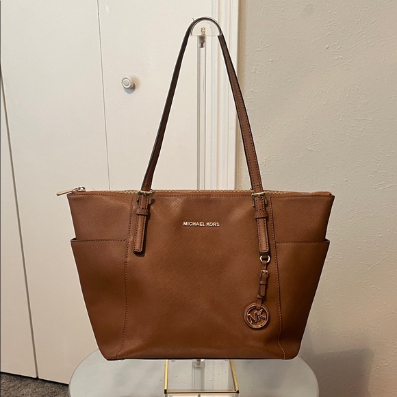 Michael Kors Brown Leather Bag 👜 - Picture 1 of 14
